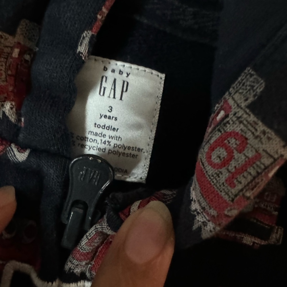 Gap hoodie with zipper toddler size 3t - Picture 4 of 6
